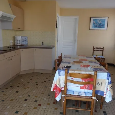 Holiday home Maisonnette Calme Proche Peche Avec Jardin Et Wifi - Fr-1-476-2 *